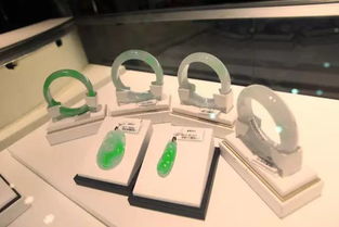 商之都中心广场翡翠玉石狂欢节 厂价直销，一份钱当两份花